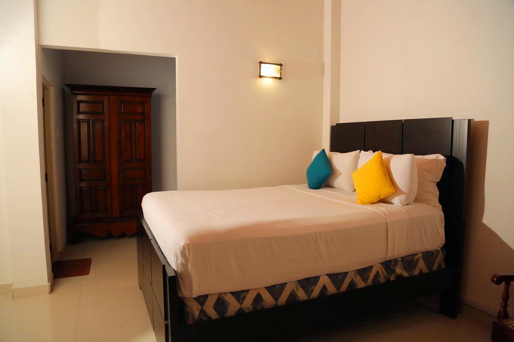 Lanka Bangla Inn Villas Restaurant & Travels Katunayake Exterior photo